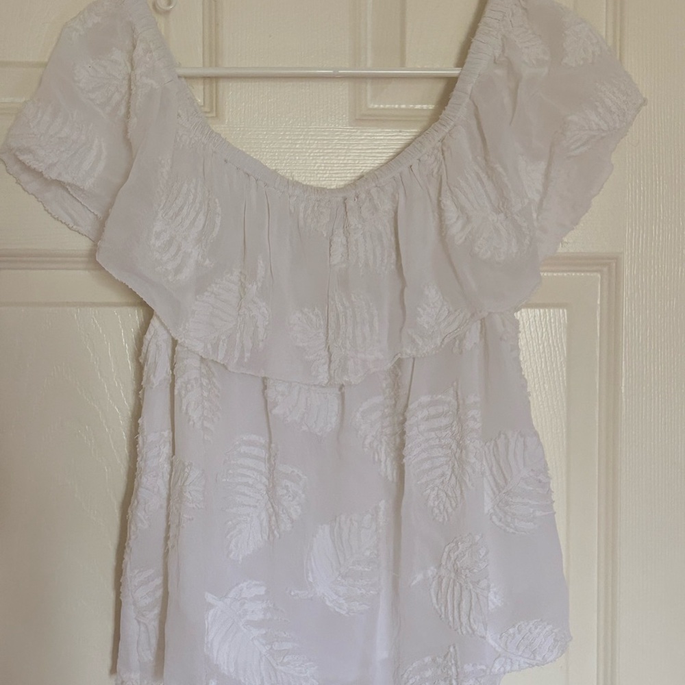 Aritzia Wilfred off/on the shoulder top